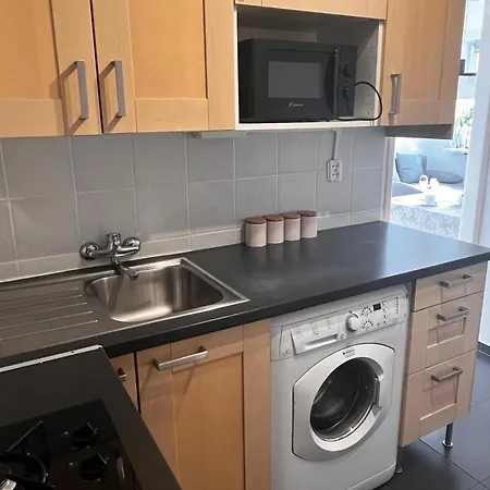 Апартаменты Bright And Cozy 34m Near Metro M2 And Tram Варшава