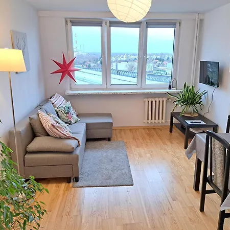 Bright And Cozy 34m Near Metro M2 And Tram *