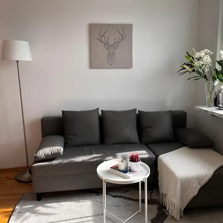 Bright And Cozy 34m Near Metro M2 And Tram